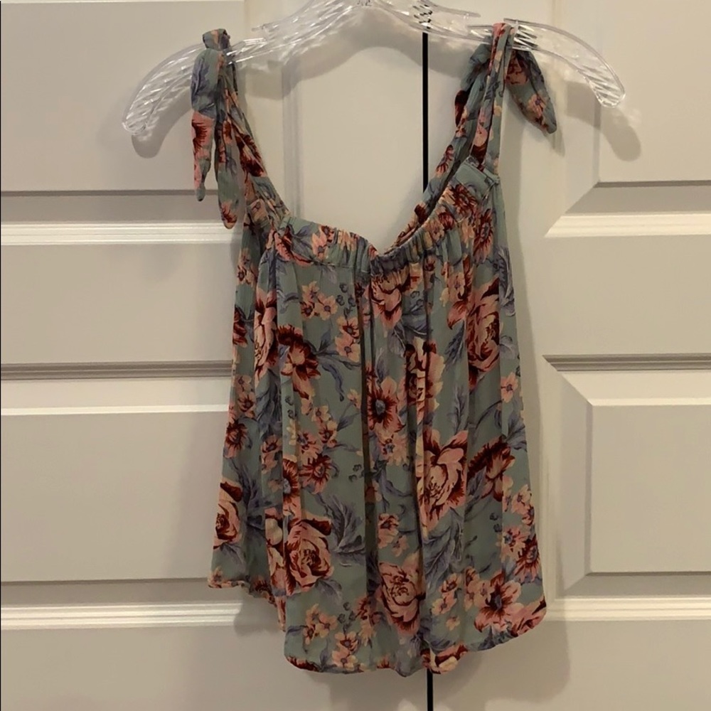 Floral Sleeveless Blouse